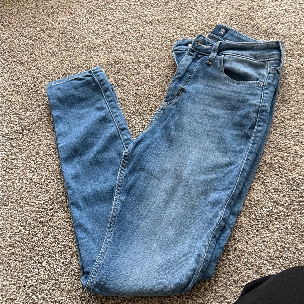 Women’s Hollister hi rise super skinny jeans size 3R